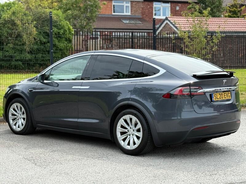 TESLA MODEL X