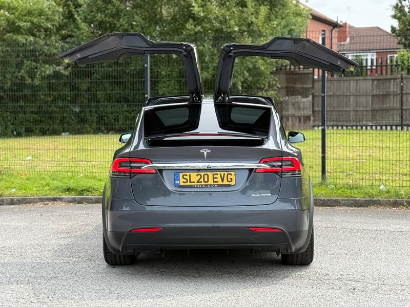TESLA MODEL X