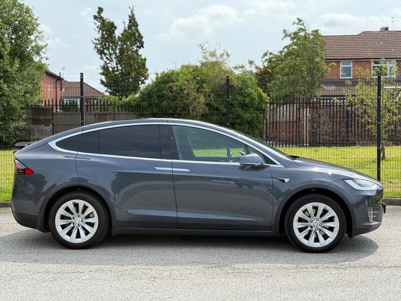 TESLA MODEL X