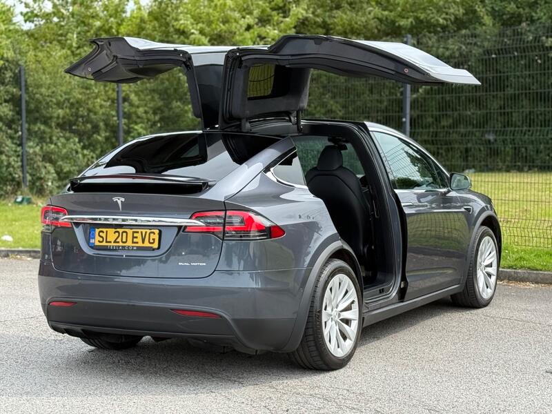 TESLA MODEL X