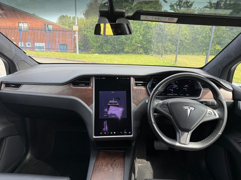 TESLA MODEL X