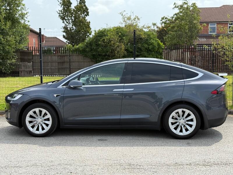 TESLA MODEL X